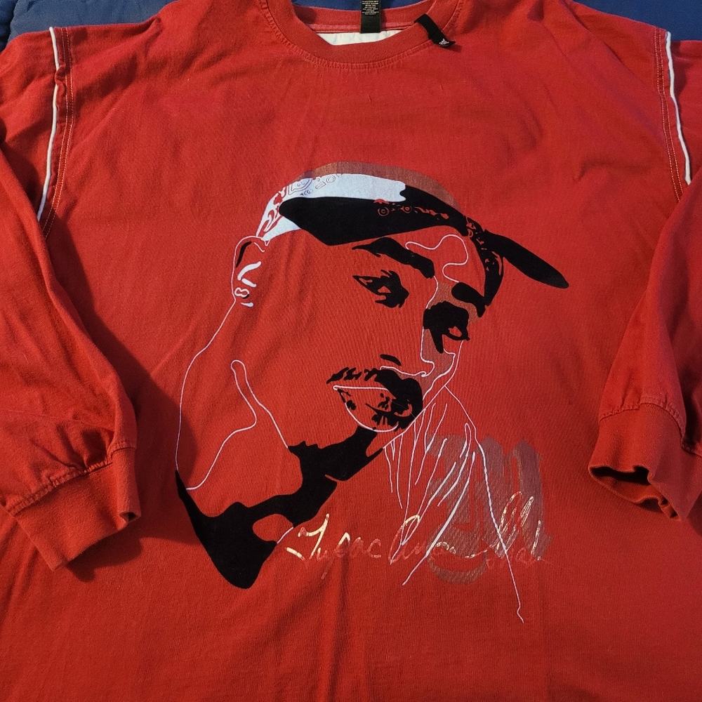 Vintage *RARE* 2PAC BIG Long Sleeve Shirt
